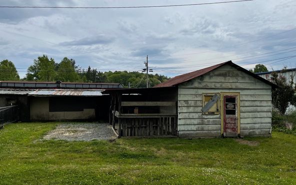 1220 Hwy 64 W, Hayesville, NC 28904